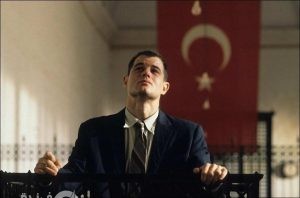 بيللى هايس يترافع عن نفسه امام المحكمة التركية