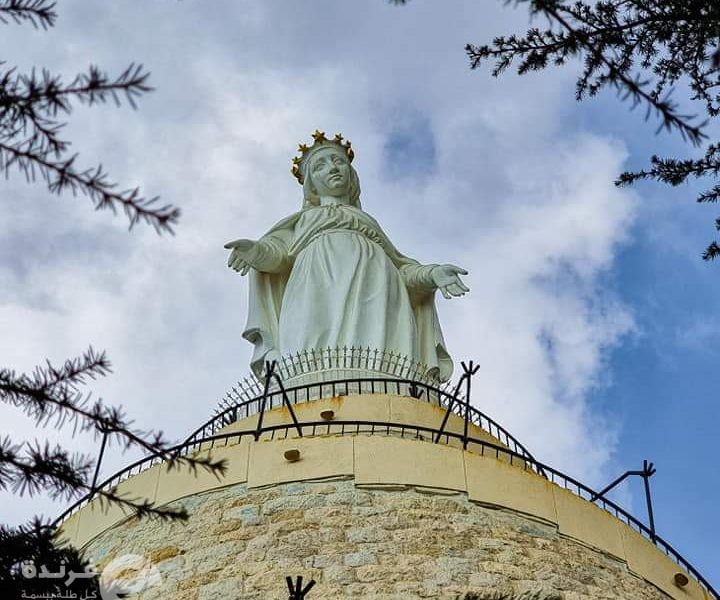 تمثال سيدة لبنان